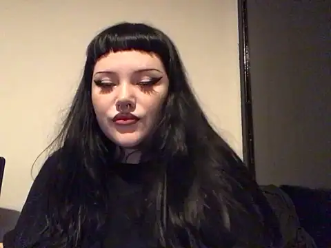 Snapshot of Gothicsiren chatting on 12-29-24, 02:17 Gothicsiren online show from 12-29-24, 02:17