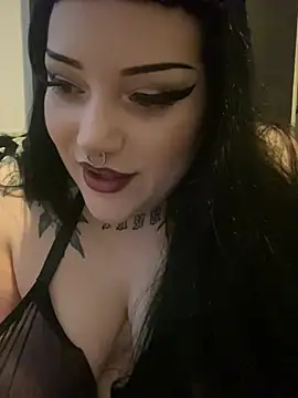 Snapshot of Gothicsiren chatting on 03-21-25, 05:12 Gothicsiren online show from 03-21-25, 05:12