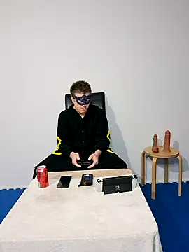 Snapshot of EmberSlave chatting on 12-28-24, 11:52 EmberSlave online show from 12-28-24, 11:52