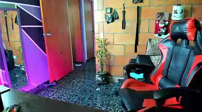 Adam Valenciia online show from 02-06-25, 01:54