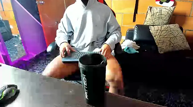 Adam Valenciia online show from 02-06-25, 04:58