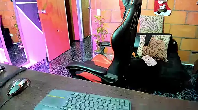 Adam Valenciia online show from 02-20-25, 11:54