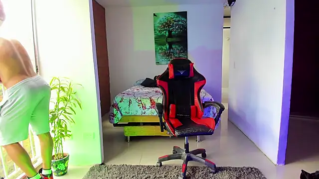 Adam Valenciia online show from 10-04-25, 07:23