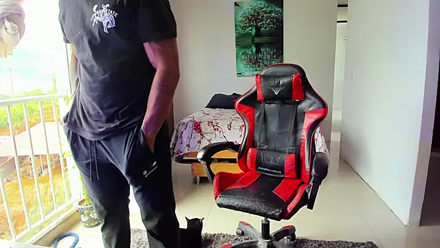 Adam Valenciia online show from 10-10-25, 05:01