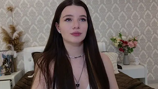 Snapshot of Nellie_Medina chatting on 01-17-25, 10:56 Nellie Medina online show from 01-17-25, 10:56