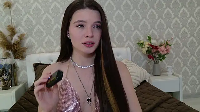 Snapshot of Nellie_Medina chatting on 01-19-25, 04:01 Nellie Medina online show from 01-19-25, 04:01