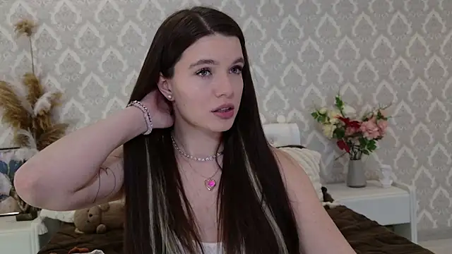 Snapshot of Nellie_Medina chatting on 02-20-25, 09:09 Nellie Medina online show from 02-20-25, 09:09