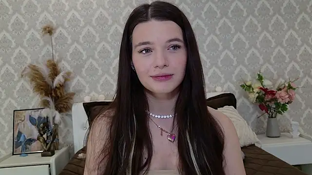 Snapshot of Nellie_Medina chatting on 02-24-25, 01:24 Nellie Medina online show from 02-24-25, 01:24