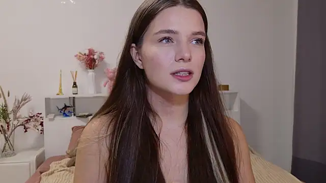 Snapshot of Nellie_Medina chatting on 09-29-25, 08:02 Nellie Medina online show from 09-29-25, 08:02