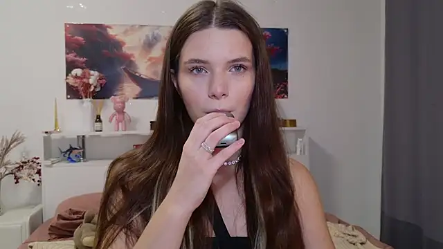 Snapshot of Nellie_Medina chatting on 10-06-25, 09:45 Nellie Medina online show from 10-06-25, 09:45