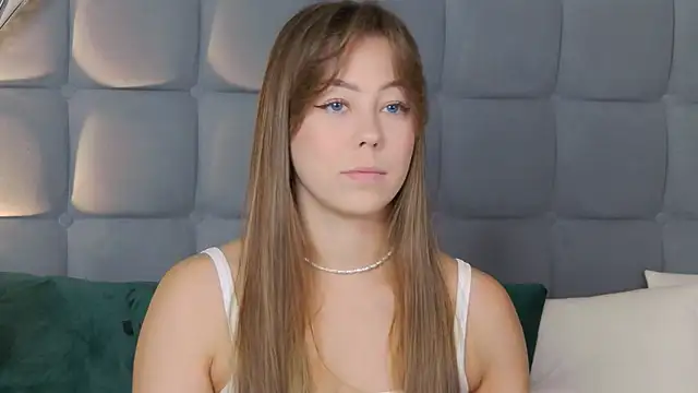 TheEmma online show from 03-26-26, 01:06