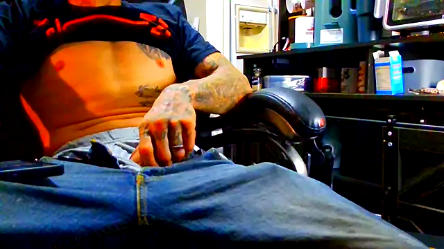 JamesMichael88 online show from 04-21-26, 04:23