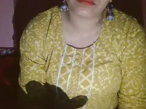 Hot-shanvi online show from 04-15-26, 12:17