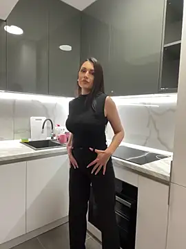 Snapshot of claraxjoyy chatting on 01-11-25, 07:38 claraxjoyy online show from 01-11-25, 07:38