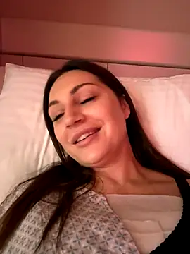 Snapshot of claraxjoyy chatting on 10-23-25, 05:29 claraxjoyy online show from 10-23-25, 05:29