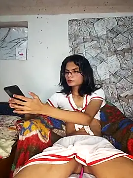 Snapshot of Enna_Zarza_ chatting on 09-25-25, 06:39 Enna Zarza  online show from 09-25-25, 06:39