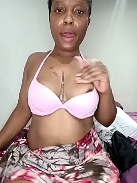 Snapshot of Thando04 chatting on 02-01-25, 07:44 Thando04 online show from 02-01-25, 07:44