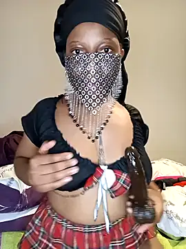 Snapshot of Thando04 chatting on 02-05-25, 08:46 Thando04 online show from 02-05-25, 08:46