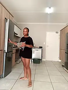 Snapshot of Thando04 chatting on 02-07-25, 04:37 Thando04 online show from 02-07-25, 04:37