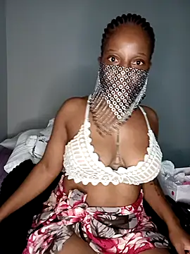Snapshot of Thando04 chatting on 02-08-25, 01:22 Thando04 online show from 02-08-25, 01:22