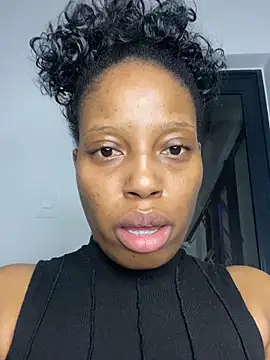Snapshot of Thando04 chatting on 09-19-25, 11:16 Thando04 online show from 09-19-25, 11:16