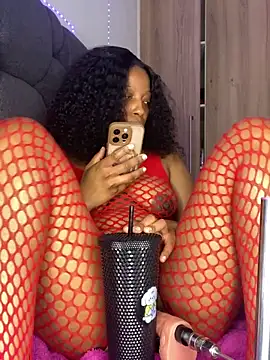 Snapshot of Thando04 chatting on 10-06-25, 01:08 Thando04 online show from 10-06-25, 01:08
