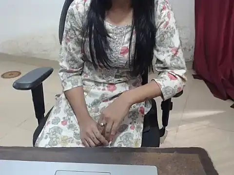 Honey Bee25 online show from 12-16-25, 06:29