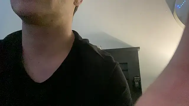 Snapshot of TylerXAnthony chatting on 10-31-25, 12:50 TylerXAnthony online show from 10-31-25, 12:50