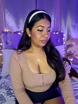 Snapshot of PaulaOrtiz_1 chatting on 11-19-25, 11:21 PaulaOrtiz 1 online show from 11-19-25, 11:21