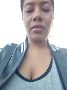 Snapshot of PaulaOrtiz_1 chatting on 12-03-25, 11:19 PaulaOrtiz 1 online show from 12-03-25, 11:19