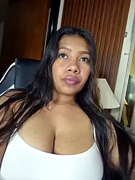 Snapshot of PaulaOrtiz_1 chatting on 12-14-25, 03:23 PaulaOrtiz 1 online show from 12-14-25, 03:23