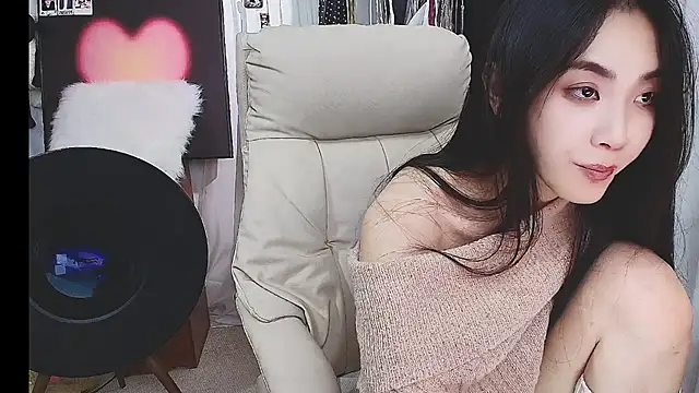 Snapshot of xiaotiantian-76 chatting on 12-16-25, 02:33 xiaotiantian-76 online show from 12-16-25, 02:33