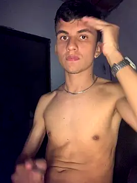 Snapshot of gabrielzinnnn085 chatting on 10-26-25, 03:12 gabrielzinnnn085 online show from 10-26-25, 03:12