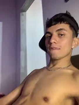 Snapshot of gabrielzinnnn085 chatting on 11-14-25, 08:29 gabrielzinnnn085 online show from 11-14-25, 08:29