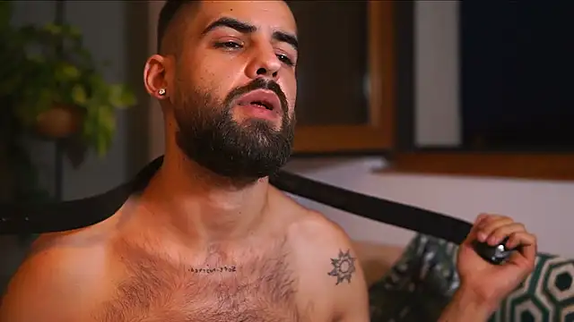 Snapshot of HairyRobxxx chatting on 09-10-25, 03:28 HairyRobxxx online show from 09-10-25, 03:28