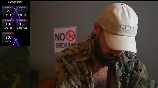 Snapshot of HairyRobxxx chatting on 10-12-25, 06:40 HairyRobxxx online show from 10-12-25, 06:40