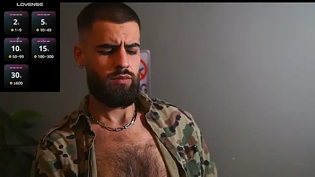 Snapshot of HairyRobxxx chatting on 10-15-25, 03:34 HairyRobxxx online show from 10-15-25, 03:34