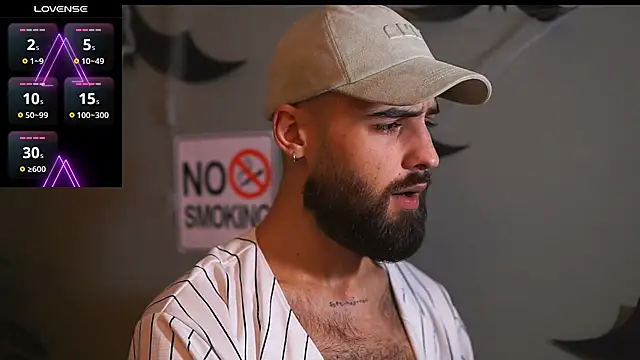 Snapshot of HairyRobxxx chatting on 10-18-25, 05:46 HairyRobxxx online show from 10-18-25, 05:46