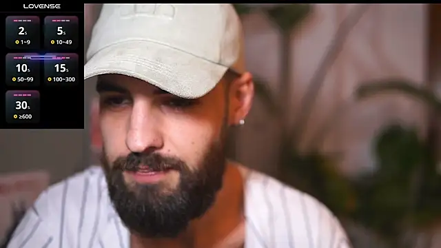 Snapshot of HairyRobxxx chatting on 10-26-25, 04:13 HairyRobxxx online show from 10-26-25, 04:13