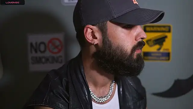 Snapshot of HairyRobxxx chatting on 11-23-25, 04:29 HairyRobxxx online show from 11-23-25, 04:29