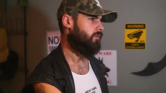 Snapshot of HairyRobxxx chatting on 11-30-25, 04:11 HairyRobxxx online show from 11-30-25, 04:11