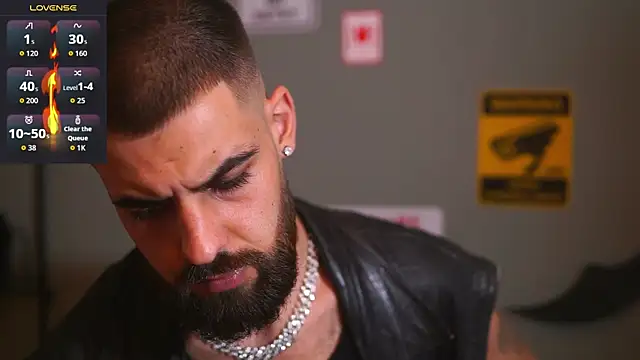 Snapshot of HairyRobxxx chatting on 12-03-25, 07:34 HairyRobxxx online show from 12-03-25, 07:34