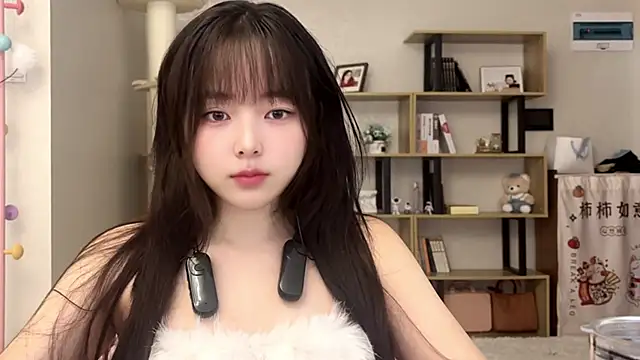 Chenjing0 online show from 10-17-25, 02:48