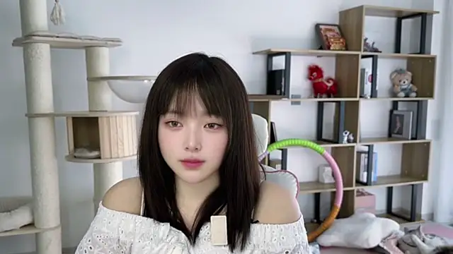 Chenjing0 online show from 04-19-26, 05:07