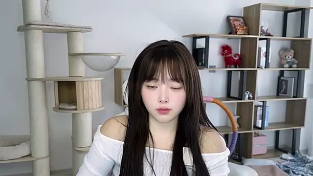 Snapshot of Chenjing0 chatting on 04-24-26, 04:48 Chenjing0 online show from 04-24-26, 04:48