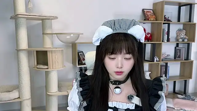 Snapshot of Chenjing0 chatting on 04-30-26, 01:17 Chenjing0 online show from 04-30-26, 01:17