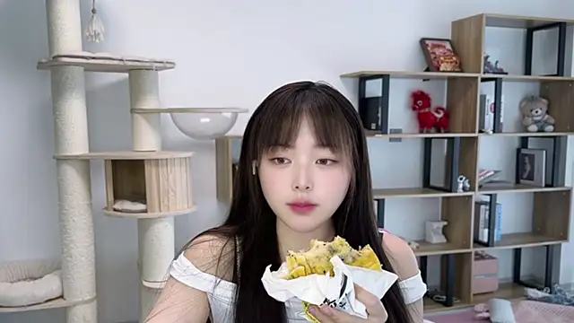 Snapshot of Chenjing0 chatting on 05-01-26, 05:01 Chenjing0 online show from 05-01-26, 05:01