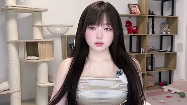 Snapshot of Chenjing0 chatting on 05-12-26, 12:13 Chenjing0 online show from 05-12-26, 12:13