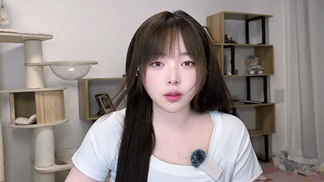 Snapshot of Chenjing0 chatting on 05-28-26, 12:35 Chenjing0 online show from 05-28-26, 12:35