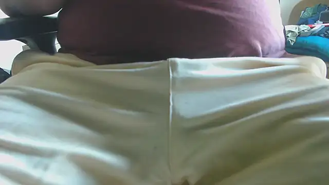 Snapshot of calypsohot chatting on 05-27-26, 12:13 calypsohot online show from 05-27-26, 12:13